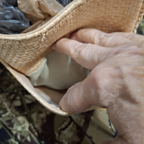 Fossil Woven Basket Crossbody Bag w/ Embroidered & Beaded Flowers - Cream - Picture 7 of 9